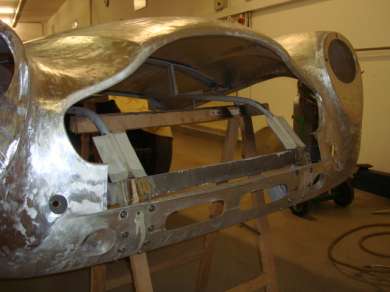 Aston Martin DB4 Motorhauben-Restauration