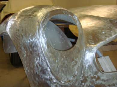 Aston Martin DB4 Motorhauben-Restauration