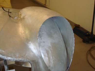 Aston Martin DB4 Motorhauben-Restauration